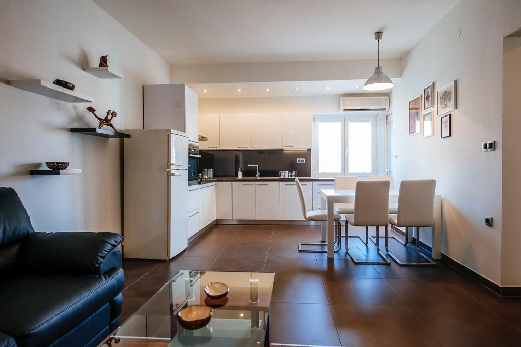Golden Bridge Apartment With Private Parking Zadar Room photo